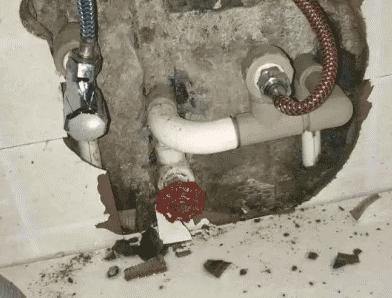 永兴卫生间漏水维修公司专业为您介绍下永兴查漏水的服务流程是怎么样的。首先需求找专业的师傅走效
